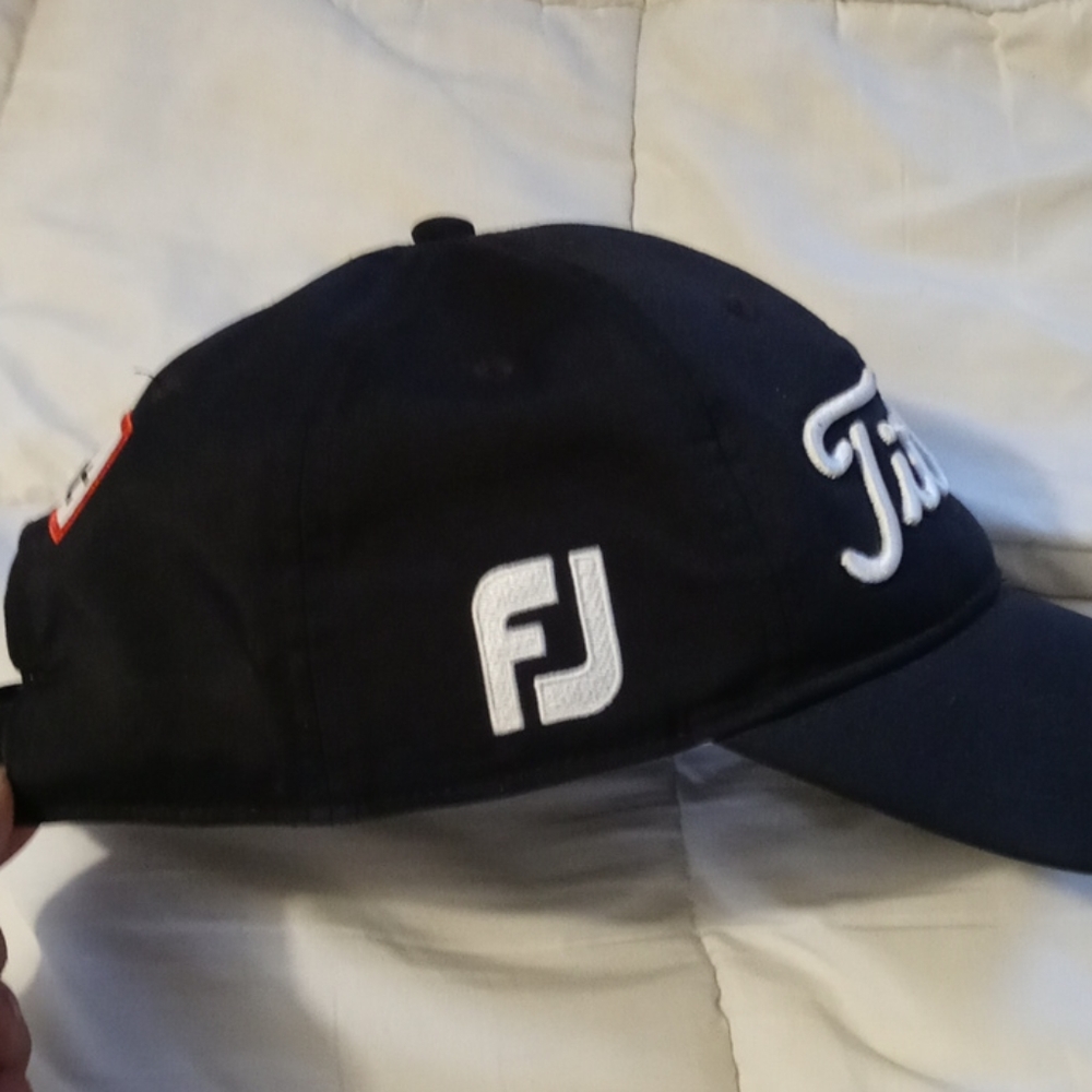Titleist hat - Picture 3 of 5